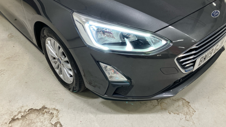 Ford Focus 1.0 EcoBoost 125 Titanium 5dr Petrol Hatchback